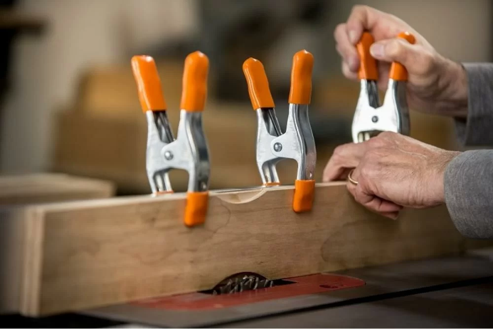 Зажим пружинный с защитными накладками Pony Jorgensen 3" №1